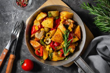 Patates Sebze Güveci, Pişmiş Sebzeler, Sağlıklı Vejetaryen Yemeği