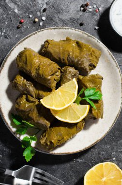 Dolma, Doldurulmuş Üzüm Yaprakları Karanlık Arkaplanda, Geleneksel Kafkas, Türk, Lübnan, Yunan Mutfağı