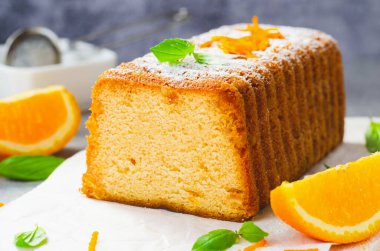 Turuncu Kek, Parlak Arkaplanda Turuncu Zest ile Nemli Somun
