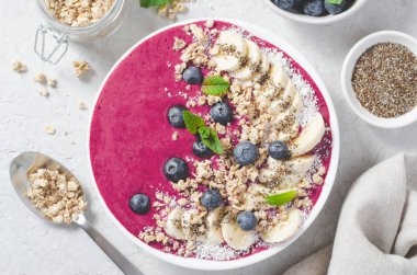 Granola, Muz ve Chia Seeds, Sağlıklı Gıda, Vegan veya Vejetaryen Diyet Gıda Konsepti, Parlak Arkaplan