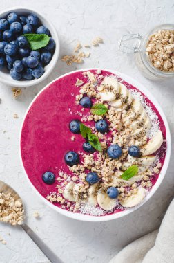 Granola, Muz ve Chia Seeds, Sağlıklı Gıda, Vegan veya Vejetaryen Diyet Gıda Konsepti, Parlak Arkaplan