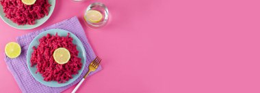 Pancar Kökü Makarnası, Barbie Temalı Makarna, Parlak Pembe Arkaplan Tarifi