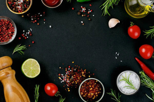 Concepto Cocina Con Especias Verduras Sobre Fondo Oscuro Comida Vegetariana — Foto de Stock