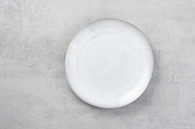 Açık Gri Beton Arkaplanda Boş Plaka, Üst Görünüm