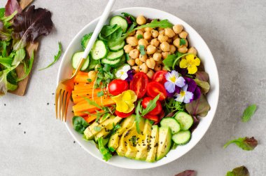 Nohut, Avokado ve Taze Sebzeler, Sağlıklı Yeme, Lezzetli Vejetaryen Yemeği