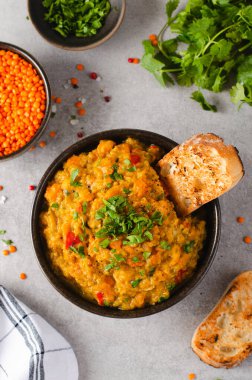 Kırmızı Mercimek Hint Körisi Dal, Mercimek Dhal, Parlak Arkaplanda Lezzetli Yemek