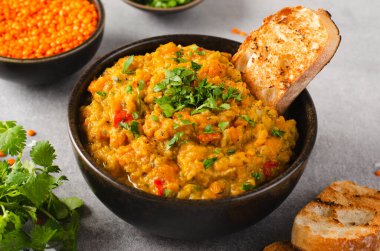 Kırmızı Mercimek Hint Körisi Dal, Mercimek Dhal, Parlak Arkaplanda Lezzetli Yemek