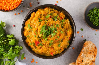 Kırmızı Mercimek Hint Körisi Dal, Mercimek Dhal, Parlak Arkaplanda Lezzetli Yemek