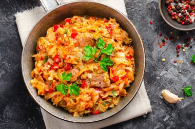 Et ve sebzeli haşlanmış lahana, Rahatlatıcı Yiyecek, Kabartma Lahana, Lezzetli Yemek