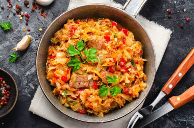 Et ve sebzeli haşlanmış lahana, Rahatlatıcı Yiyecek, Kabartma Lahana, Lezzetli Yemek