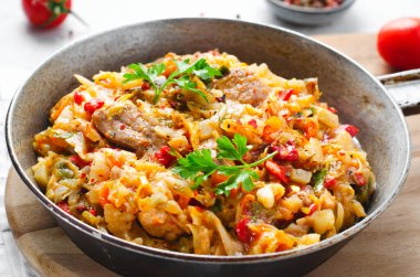 Et ve sebzeli haşlanmış lahana, Rahatlatıcı Yiyecek, Kabartma Lahana, Lezzetli Yemek