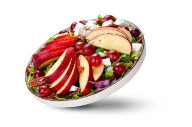 Üzümlü Taze Elma Salatası, Pekan, Arugula ve Feta, Beyaz Arkaplanda Sonbahar Salatası, Rahatlatıcı Yemek