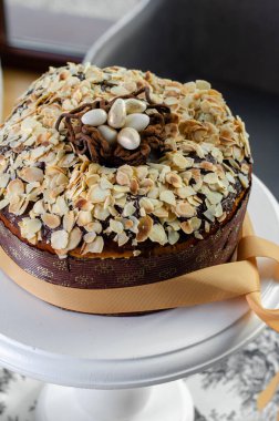Paskalya Panettone, Tatlı Ekmek, Kulich Paskalya Pastası Kompozisyonu