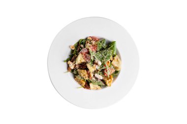 Patlıcan salatası, vejetaryen salatası. Kızarmış patlıcan, Arugula ve sebzeler.