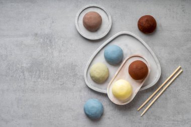 Mochi Geleneksel Japon Pirinç Tatlısı, Renkli Mochi Çeşmesi