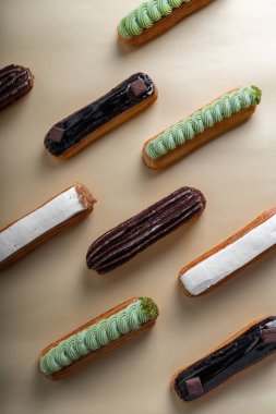 Eklem Seçimi, Bej Arkaplanda Farklı Lezzetli Eklemeler