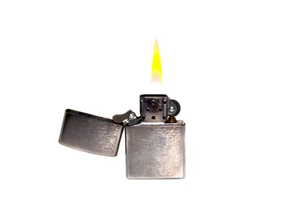 Metalen Benzine Aansteker Met Vuur Een Witte Achtergrond — Stockfoto