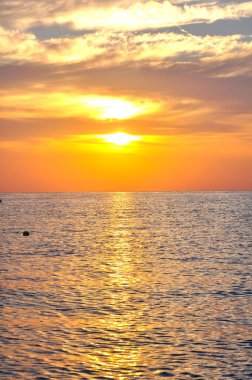 Kızıl Deniz 'de turuncu gün batımı, Mısır