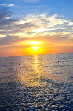 Kızıl Deniz 'de turuncu gün batımı, Mısır