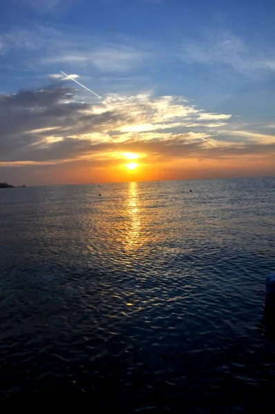 Kızıl Deniz 'de turuncu gün batımı, Mısır