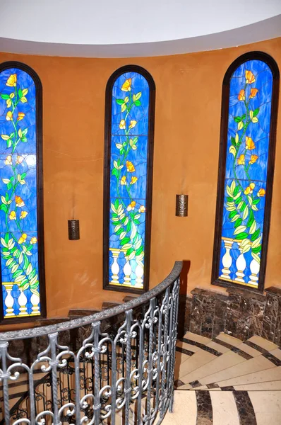 Mısırlı otelin renkli toprakları. Şeyh Sharm