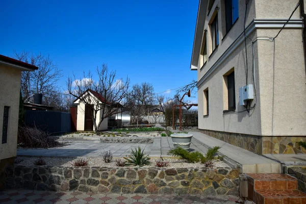 居心地の良いプライベートハリコフ中庭で修復 — ストック写真
