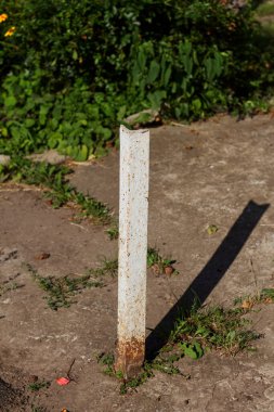 Yaya yolundaki demir eski karakol.