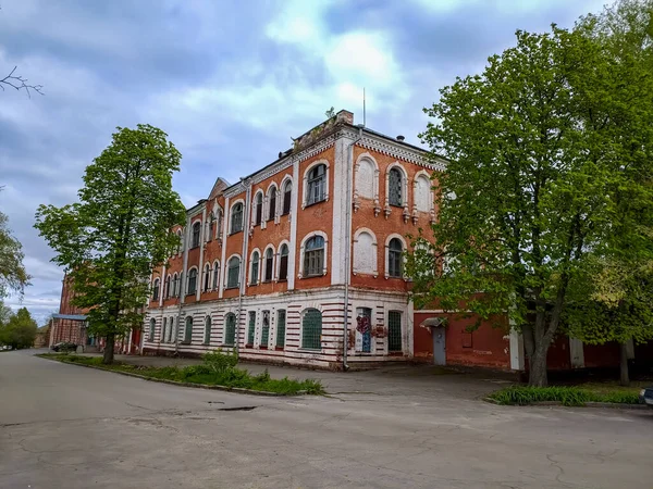 Παλιό Κτίριο Στο Κέντρο Της Πολτάβα — Φωτογραφία Αρχείου