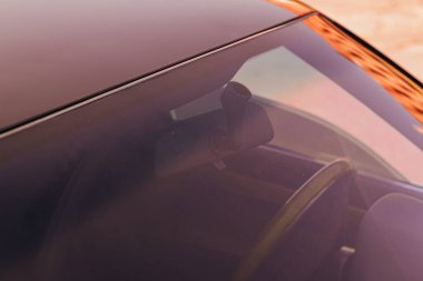 Harkov 'daki eski bir Avrupa arabasının ön tarafı.