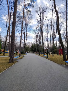 Baharın başında Kharkov Central Park