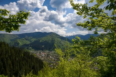 Karpat Dağları 'ndaki küçük Ukrayna köyü
