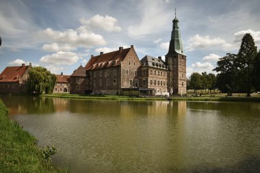 Almanya 'da küçük bir kasabada güzel eski bir bina..