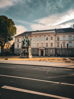 Almanya 'da küçük bir kasabada güzel eski bir bina..