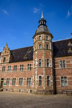 Frederiksborg Kalesi, Danimarka 'nın Hillerod kentindeki Danimarka krallarının merkezi.