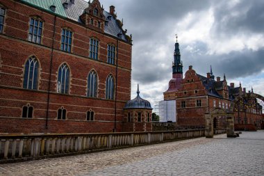 Frederiksborg Kalesi, Danimarka 'nın Hillerod kentindeki Danimarka krallarının merkezi.