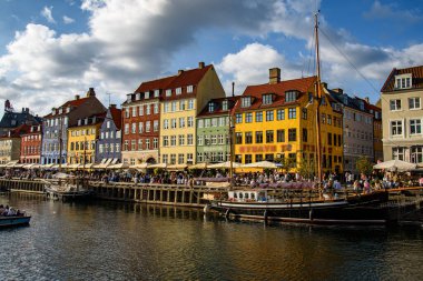 Nyhavn Limanı 'ndaki kanal. Kopenhag, Danimarka