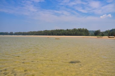 Phuket adasında okyanus kıyısı