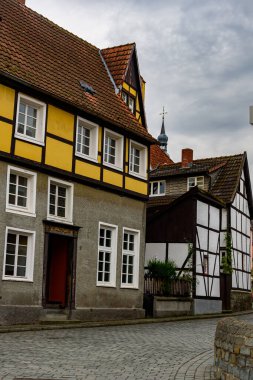 Alman şehrinde güzel bir bina. Almanya, Soest 'te Yürü.