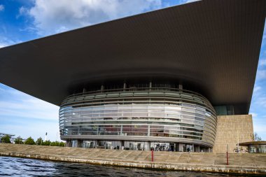 Danimarka, Kopenhag 'da Öresund Boğazı' nda tekne gezisi.