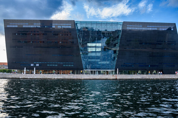 Поездка на лодке по Оресунскому проливу в Копенгагене, Дания