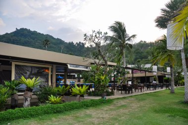 Tayland 'daki otelin bölgesinde çarpıcı bir doğa.