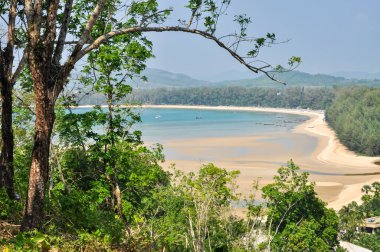 Phuket Adası, Tayland 'dan güzel bir okyanus manzarası.