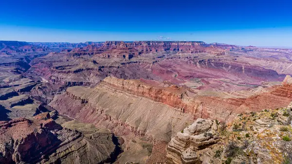 Arizona 'daki Büyük Kanyon' un güneyinden bir manzara.