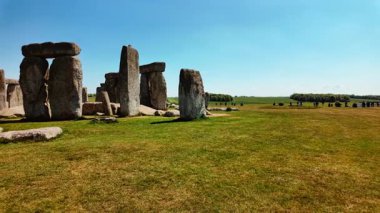 Salisbury Ovası 'nın, Stonehenge' in, Salisbury 'nin, Wiltshire' ın, İngiltere 'nin, İngiltere' nin tebeşir gibi genişliğinde mükemmel daireler çizen görkemli megalitik sütunlar.