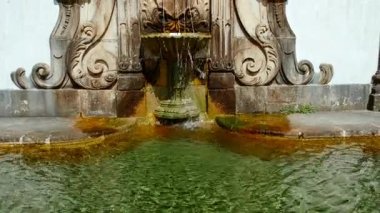 BRAGA, Portekiz, 17 Haziran 2025 - Portekiz, Braga yakınlarındaki yemyeşil yamaçlarda Bom Jesus do Monte Sığınağı yükseldi.