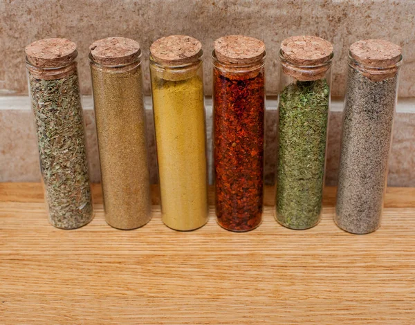Especias Color Turco Oriental Recipientes Vidrio Tubos Con Corchos Cocina —  Fotos de Stock