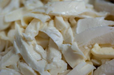 Mozarella Bufalo peyniri parçaları, yakın plan, pizza malzemeleri.