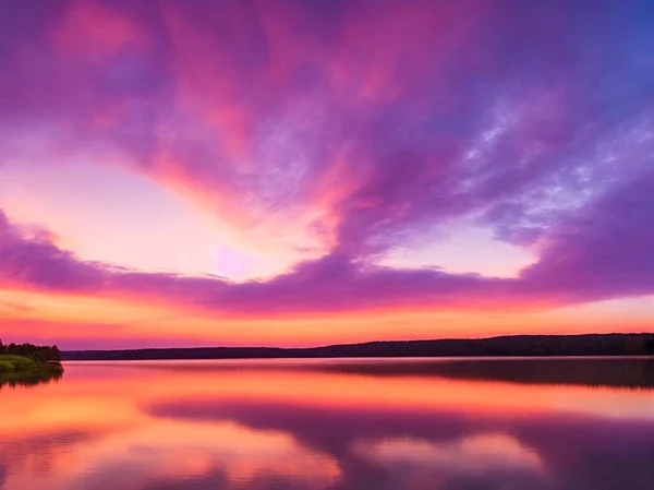Panorama Des Schönen Sonnenaufgangs Über Dem See Mit Herrlichem Himmel — Stockfoto