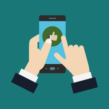 Yeşil arkaplanda modern akıllı telefon simgesini tutan eller