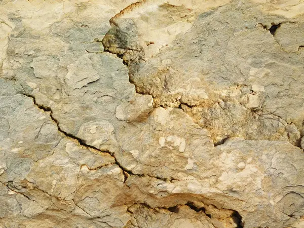Eski taş duvarın çatlak dokusu